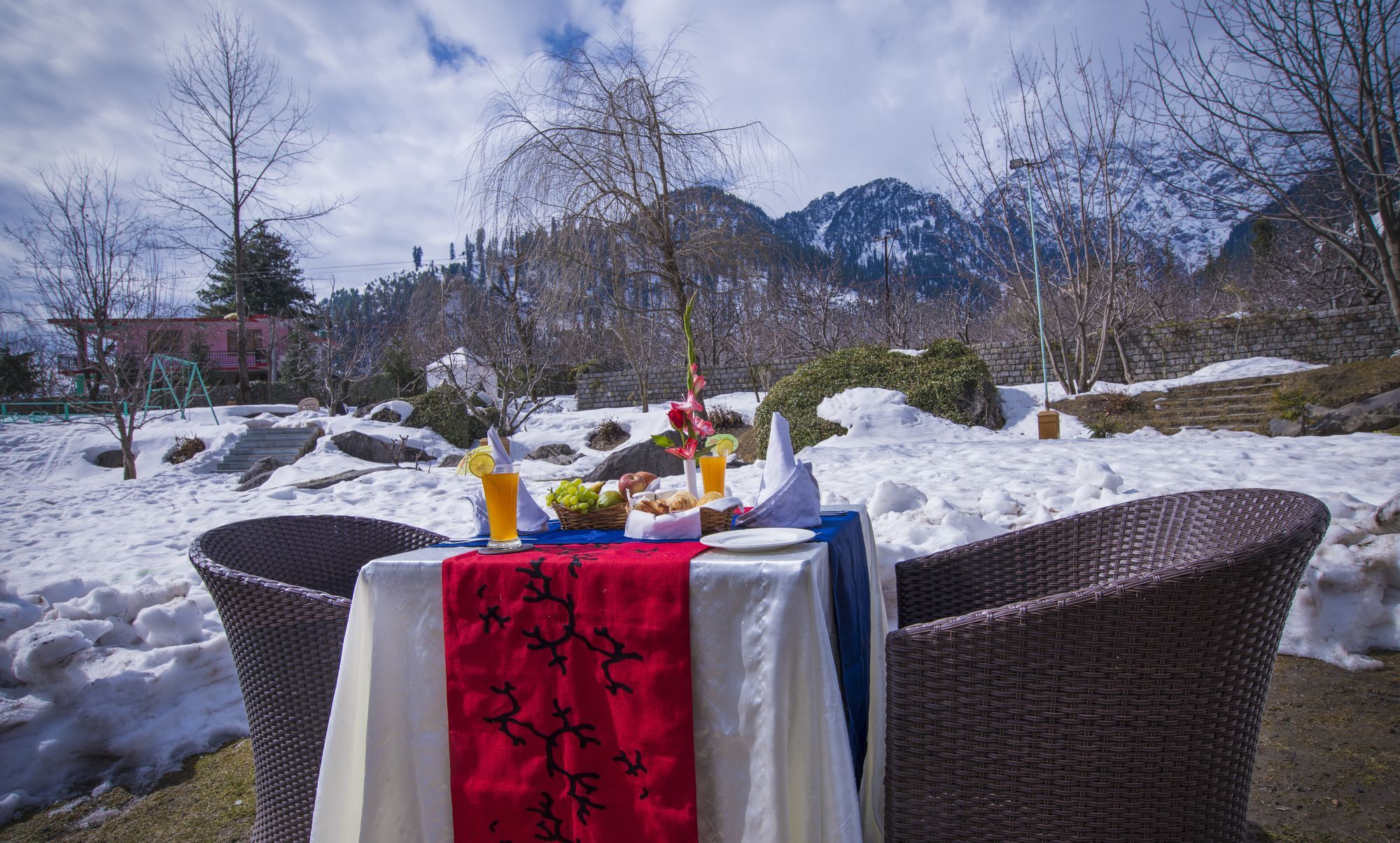 Solang Valley Resort Palchan Экстерьер фото